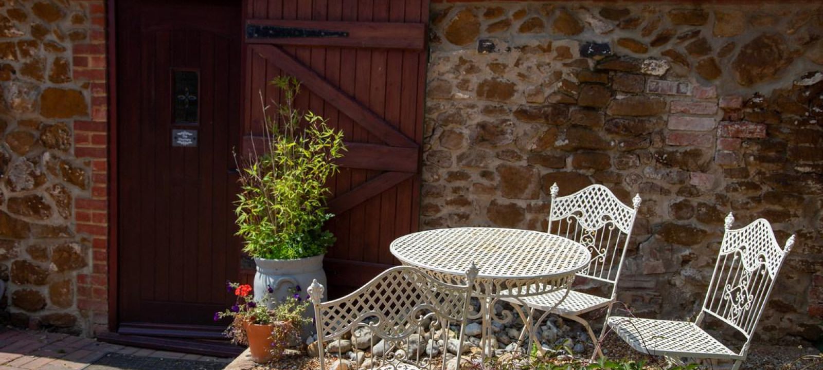 Norfolk Holiday Let: Outside Sitting Area